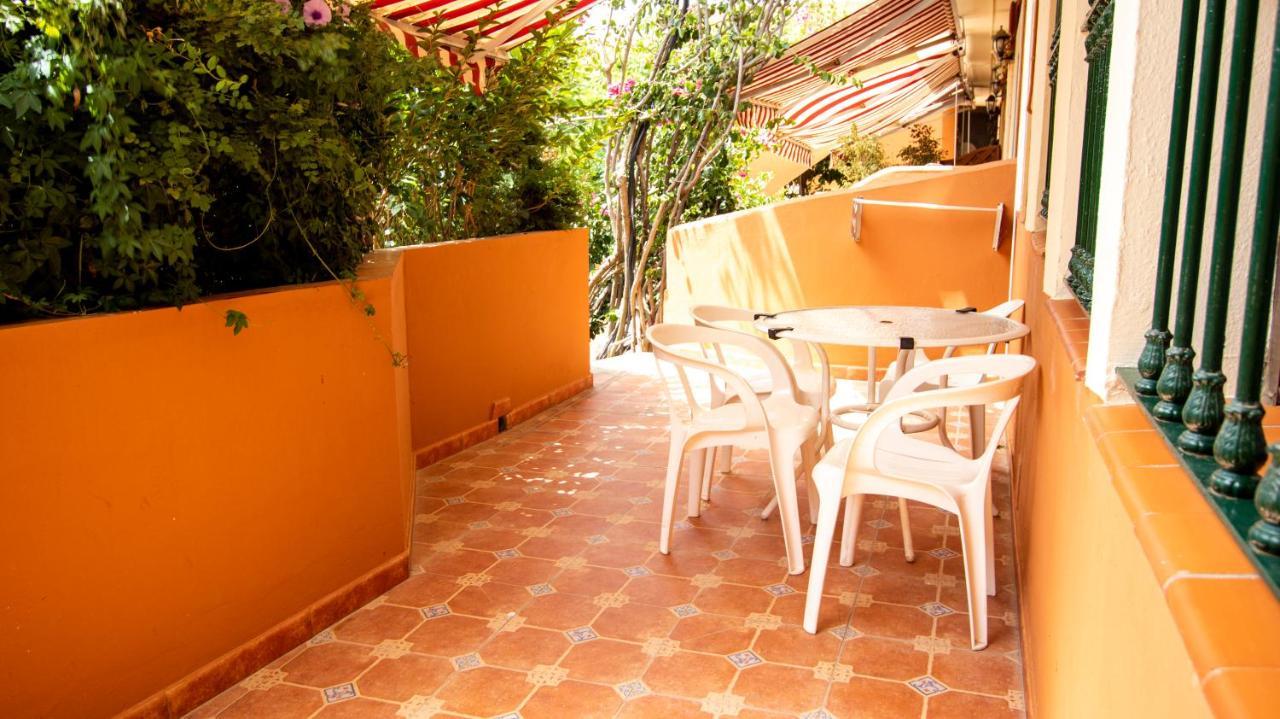 Apartamentos Turisticos Trajano Bolonia Exterior photo